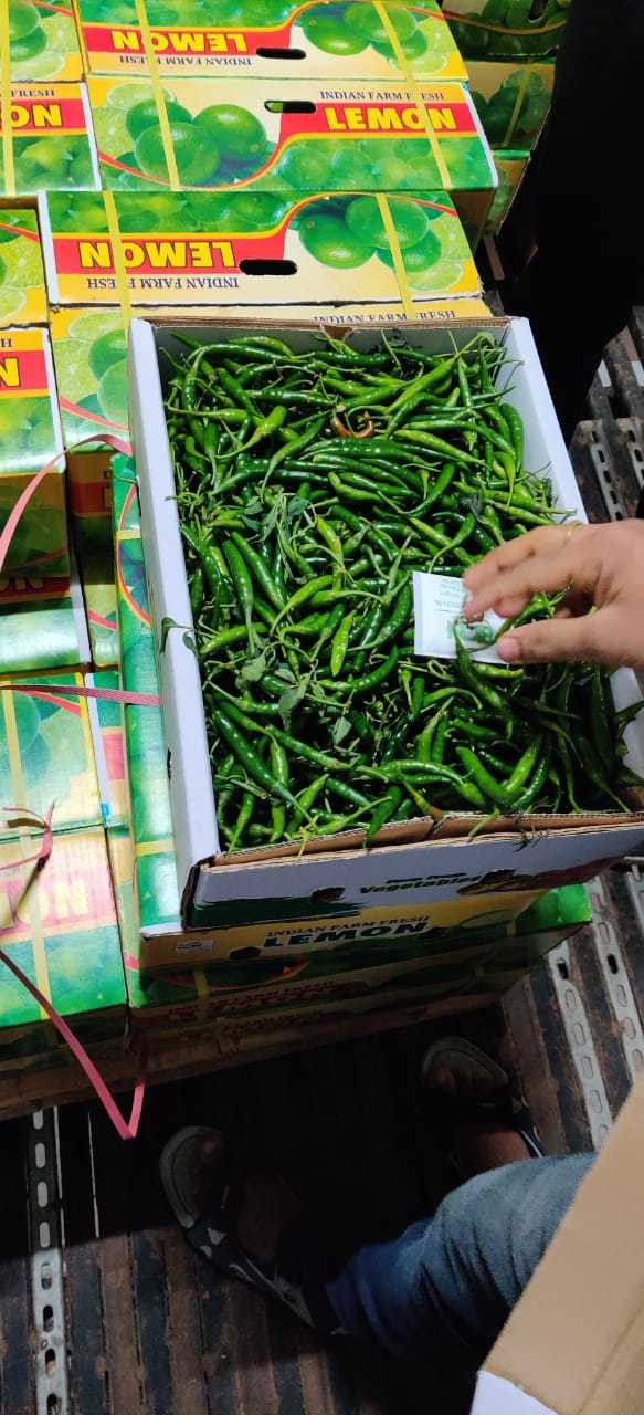 Fresh Green Chilli gallery image 3